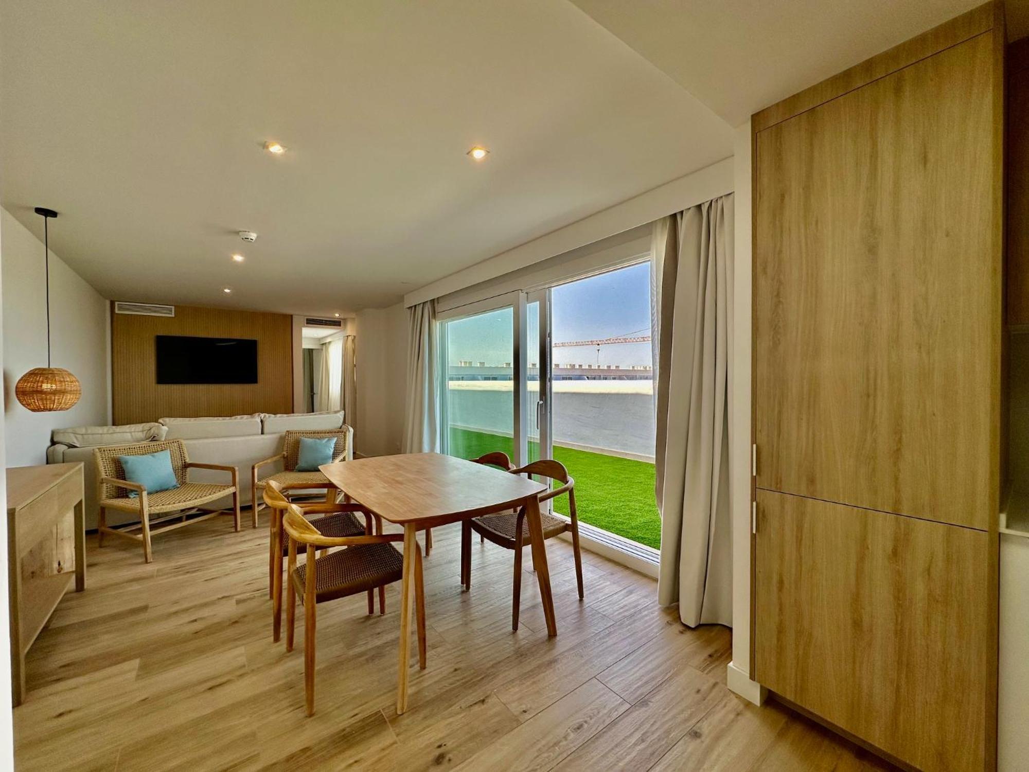 Punta Candor Suites Rota Exterior photo