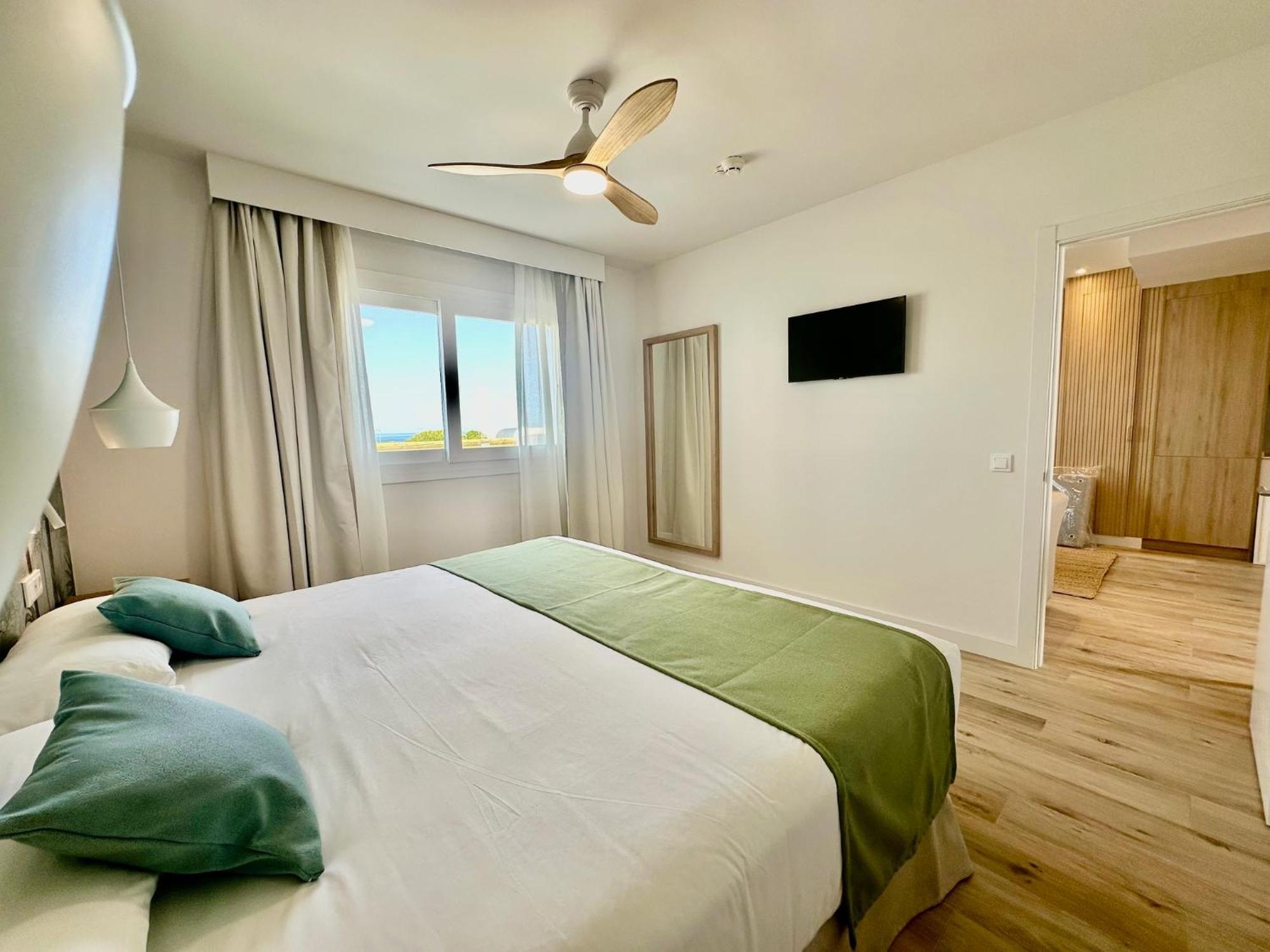 Punta Candor Suites Rota Exterior photo