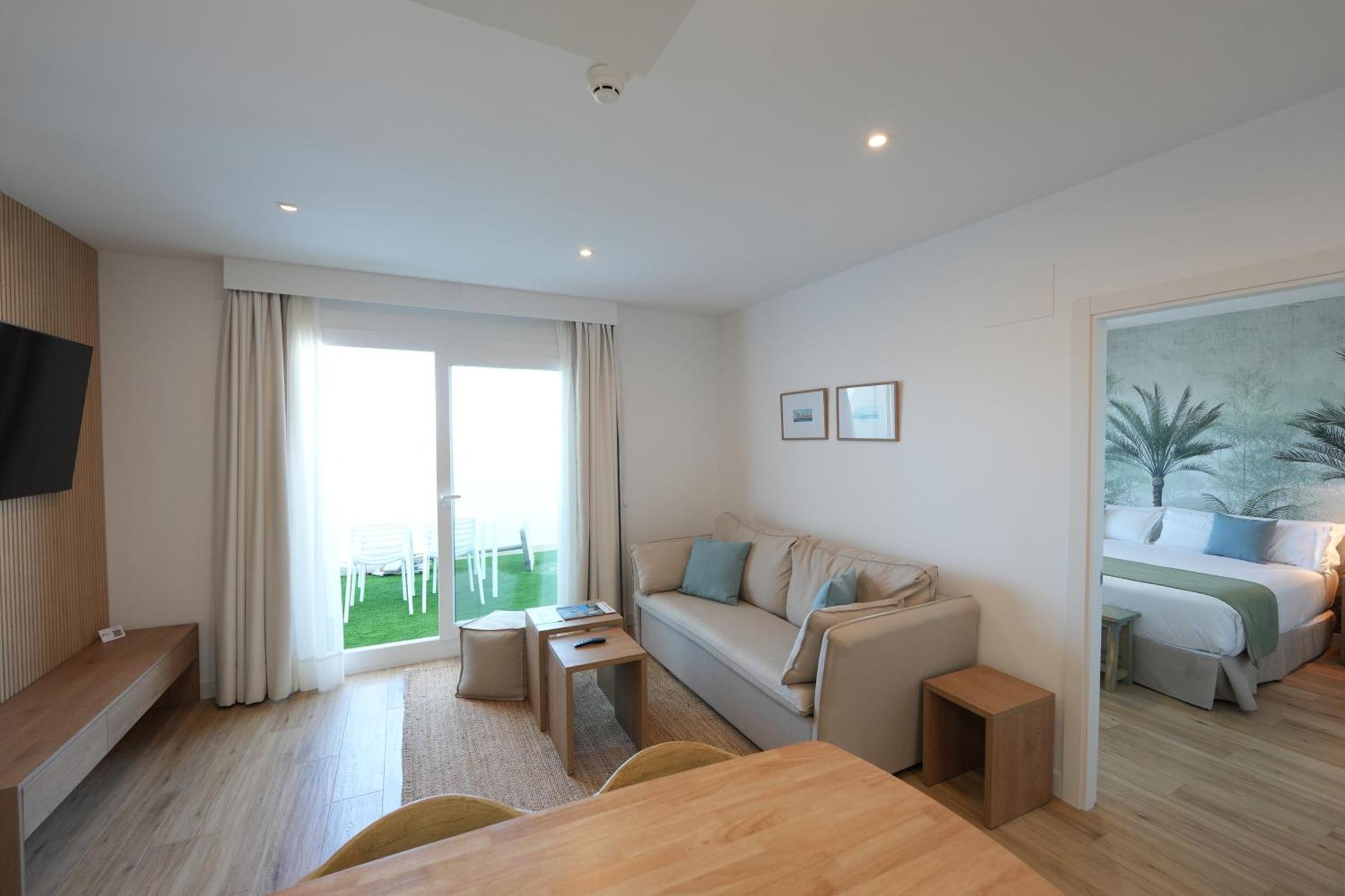 Punta Candor Suites Rota Exterior photo
